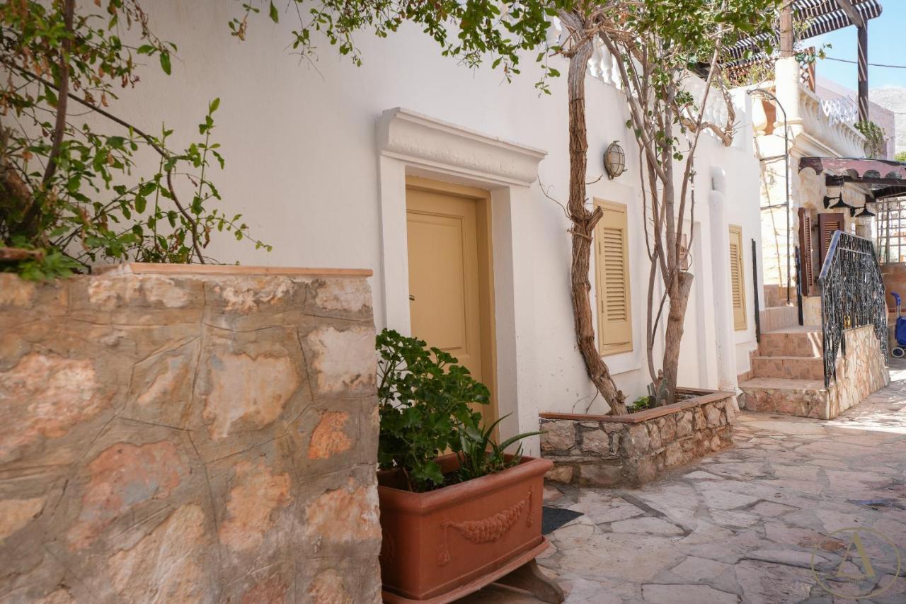 Villa Mansion House à Chalki Town Extérieur photo
